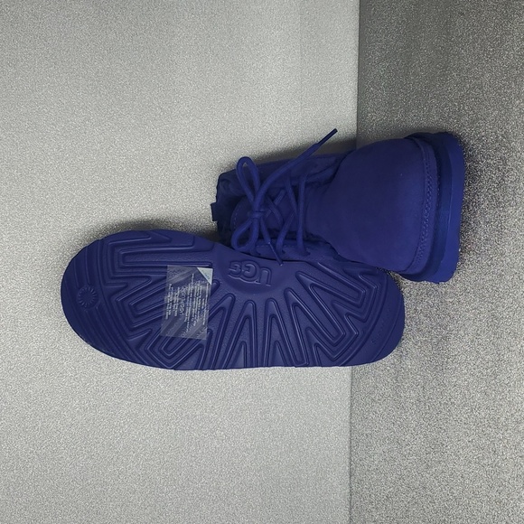 NEW UGG Kids Neumel Blue Boot with Wool Inside Lining size 6 - Picture 4 of 5